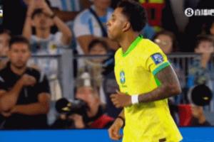 开云体育下载-半场被换下！罗德里戈比赛中与帕雷德斯互怼，当前进球荒超半年