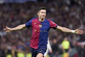 开云体育APP-莱万本赛季俱乐部+国家队已打进40球，五大联赛球员中首位