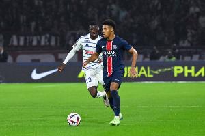 开云体育平台-杜埃本赛季进球&amp;助攻均上双，五大联赛U19球员仅亚马尔也做到