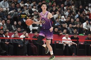 开云体育APP-打得不错！朱松玮半场6中3&amp;三分2中1拿7分&amp;抢下7个篮板